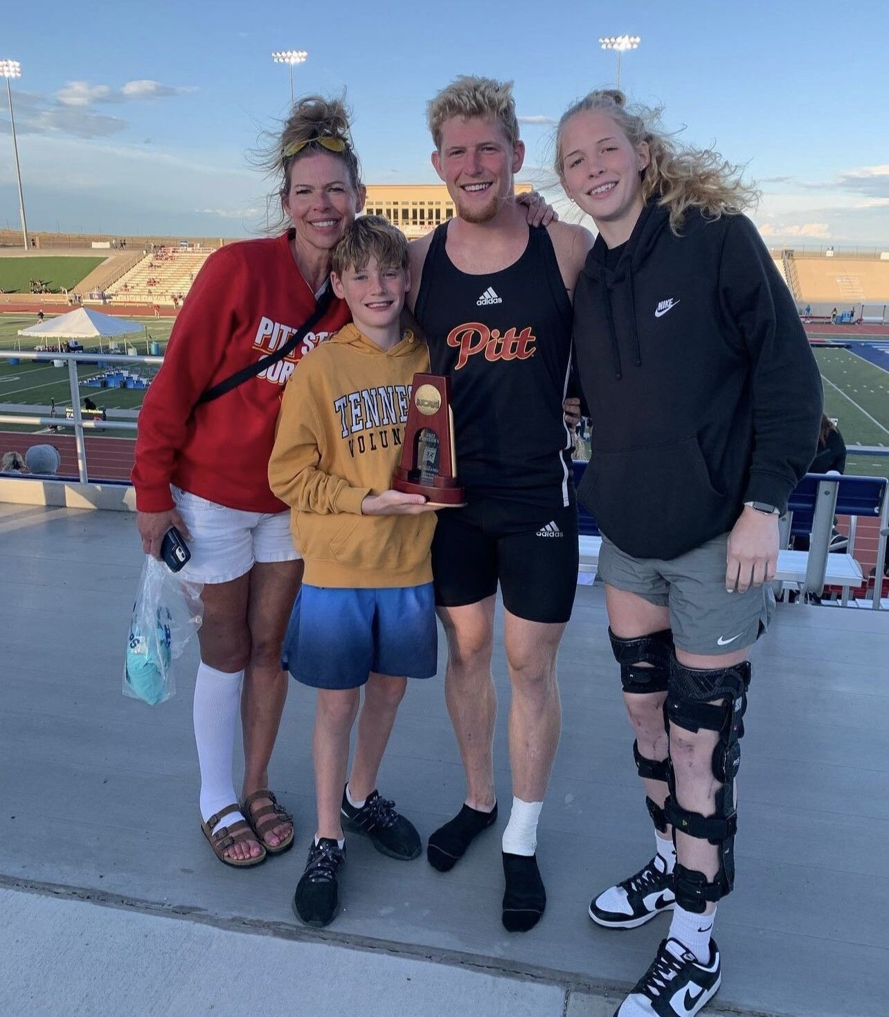HUNTER JONES THIRD PLACE NATIONALS.jpg